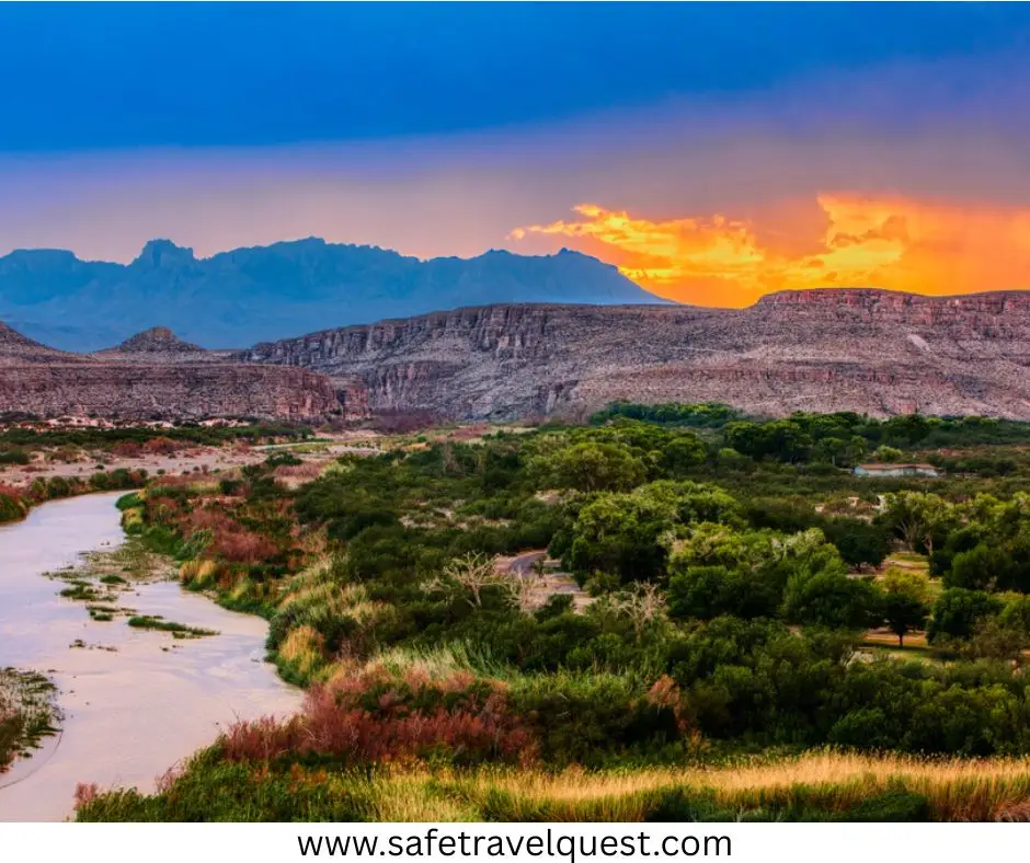  Stay Near Prada Marfa